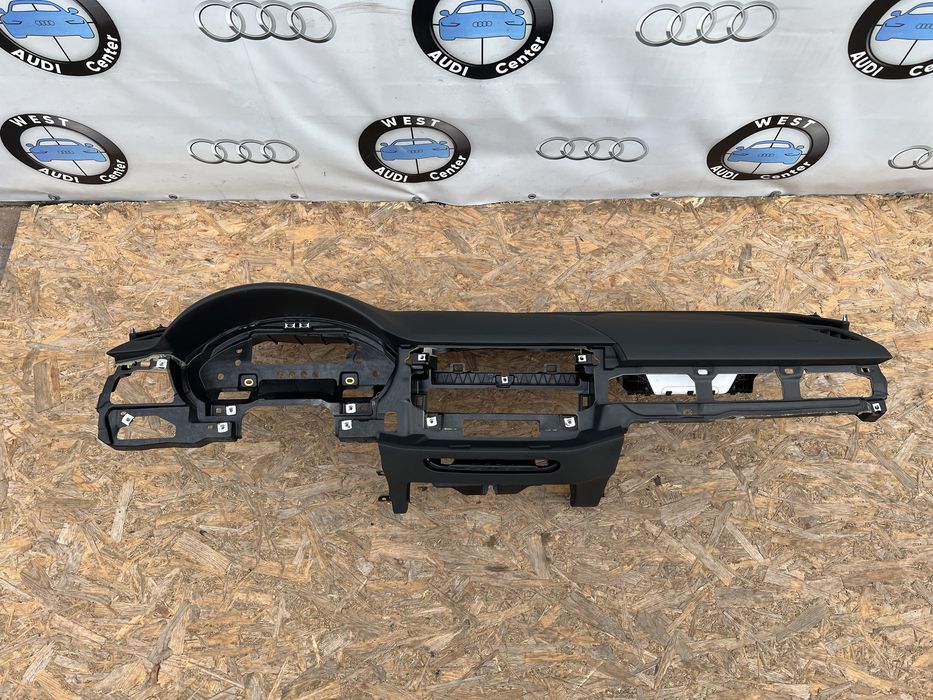 Audi А4 B9 Торпеда з подушкою Ауді А4 Б9 Панель торпедо консоль