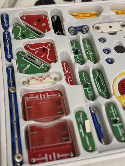 Електронний конструктор Znatok