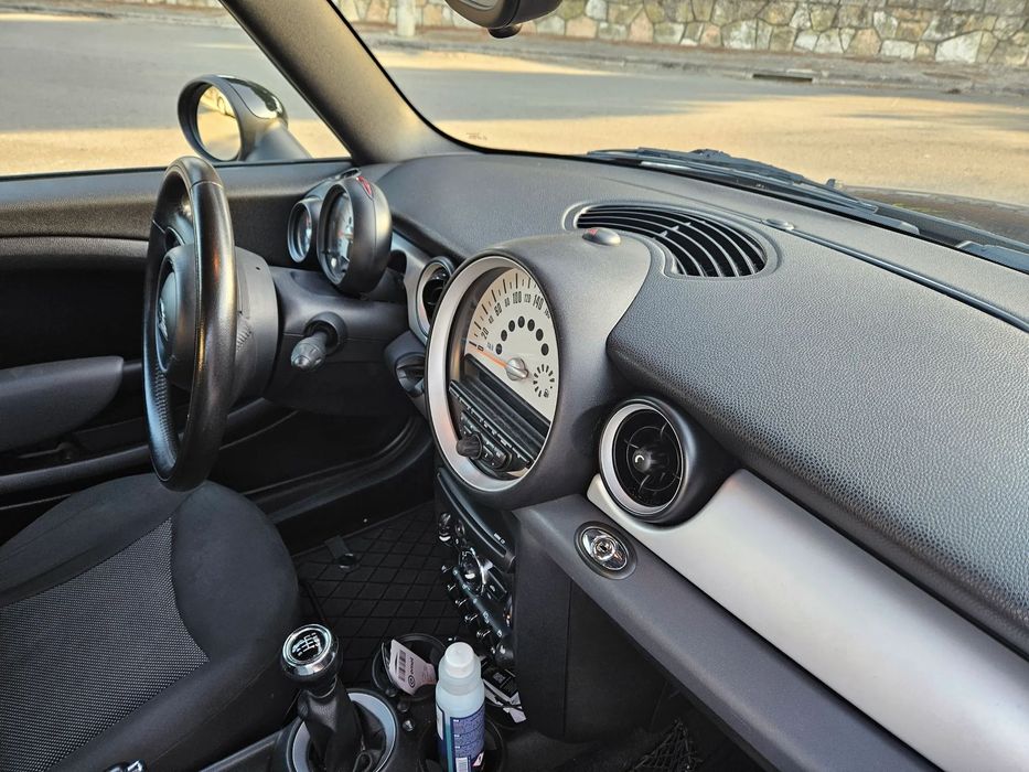 MINI Cabrio One528942659085291523