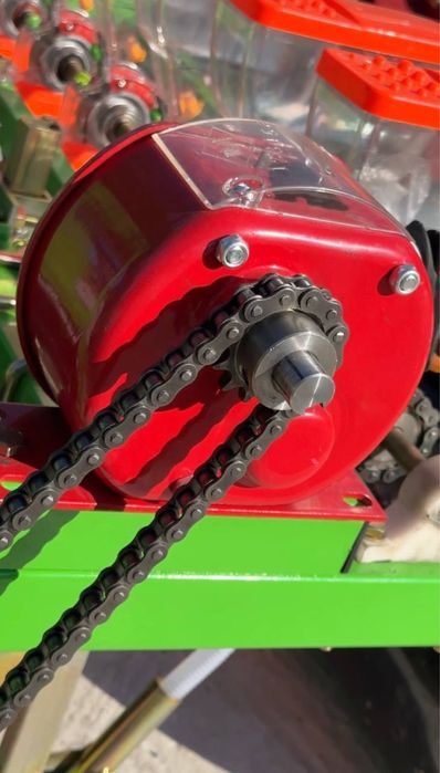 Овочева сівалка до мінітрактора 8 рядків