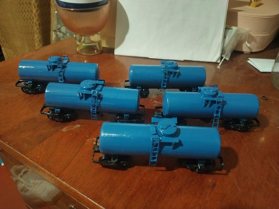 моделі вагонів пасажирських і товарних маштаб 1.87 РЗД УЗ