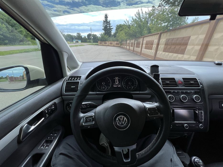 VW TOURAN 2012 1.4 газ метан/бензин