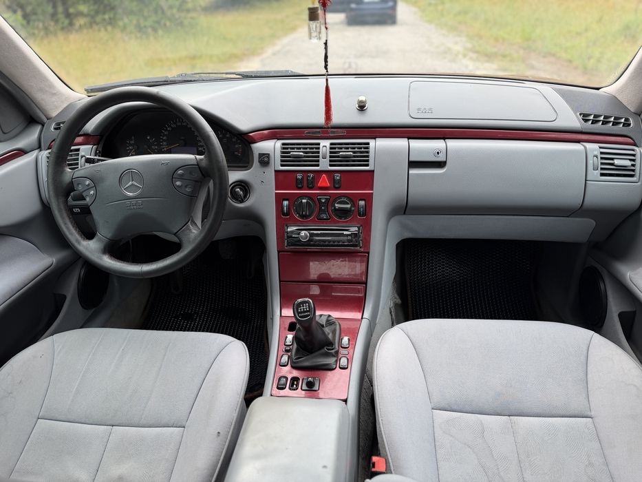 Продам Mercedes E240, газ!!!