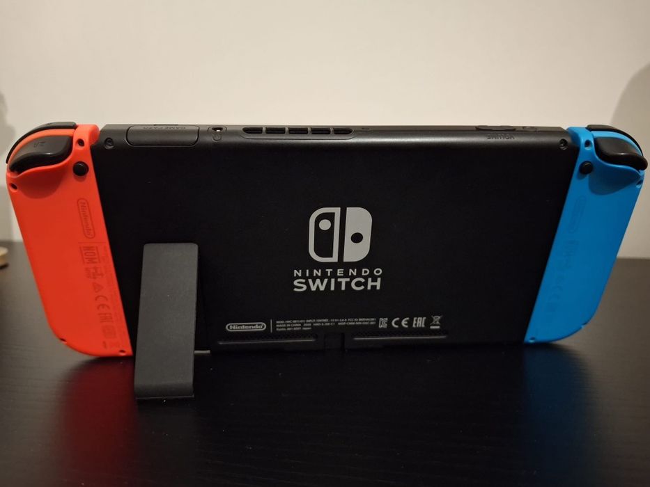 Nintendo Switch + 3 Jogos (Como Nova)
