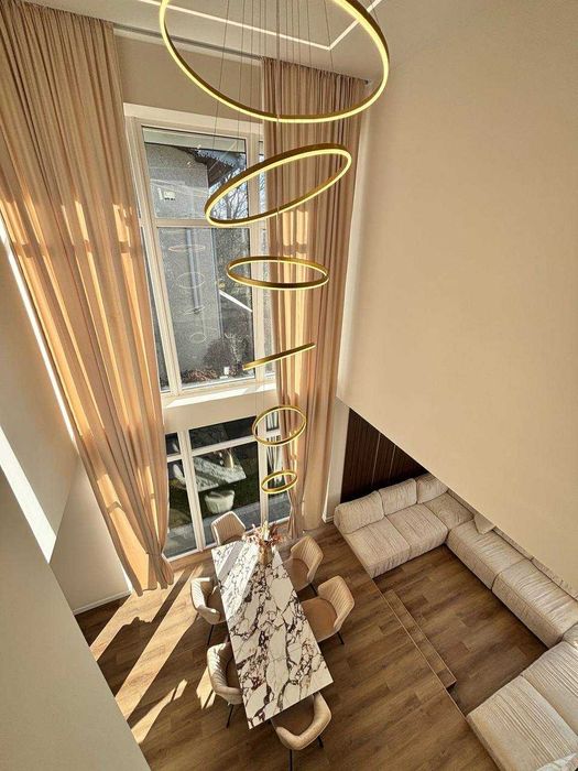 Продається ЕЛІТНИЙ будинок з авторським ремонтом, меблями і технікою!