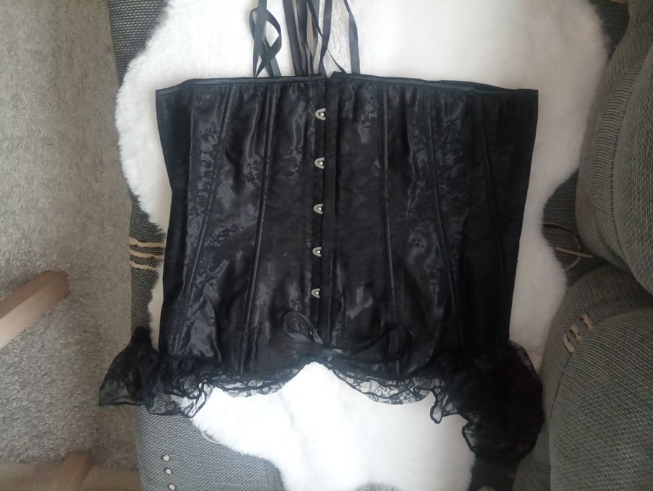 Gorset z koronką plus size