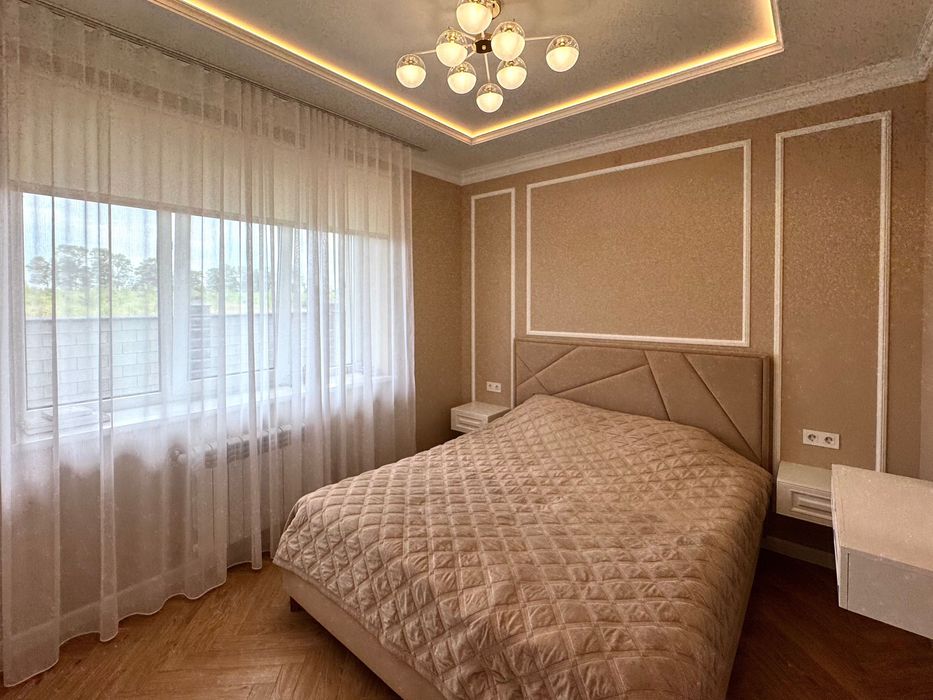 Продаж укомплектованої американки! Дизайнерський ремонт! Ділянка 5 сот.!