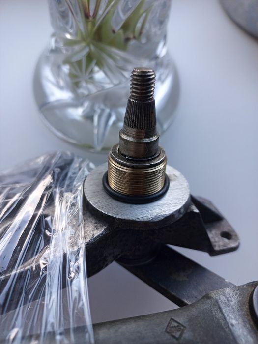 Втулки тропеций дворника БМВ Е34