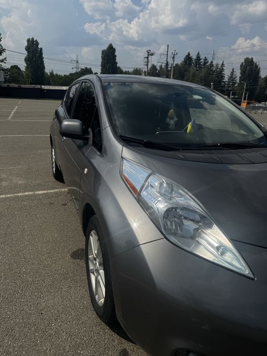 Продам Nissan Leaf 2016