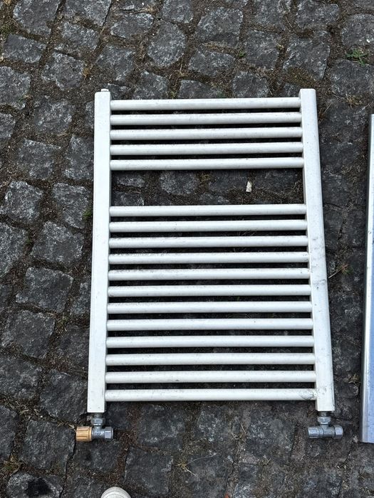 Radiador Toalheiro / Secador de Toalhas Aquecimento Central (Branco / Cromado)