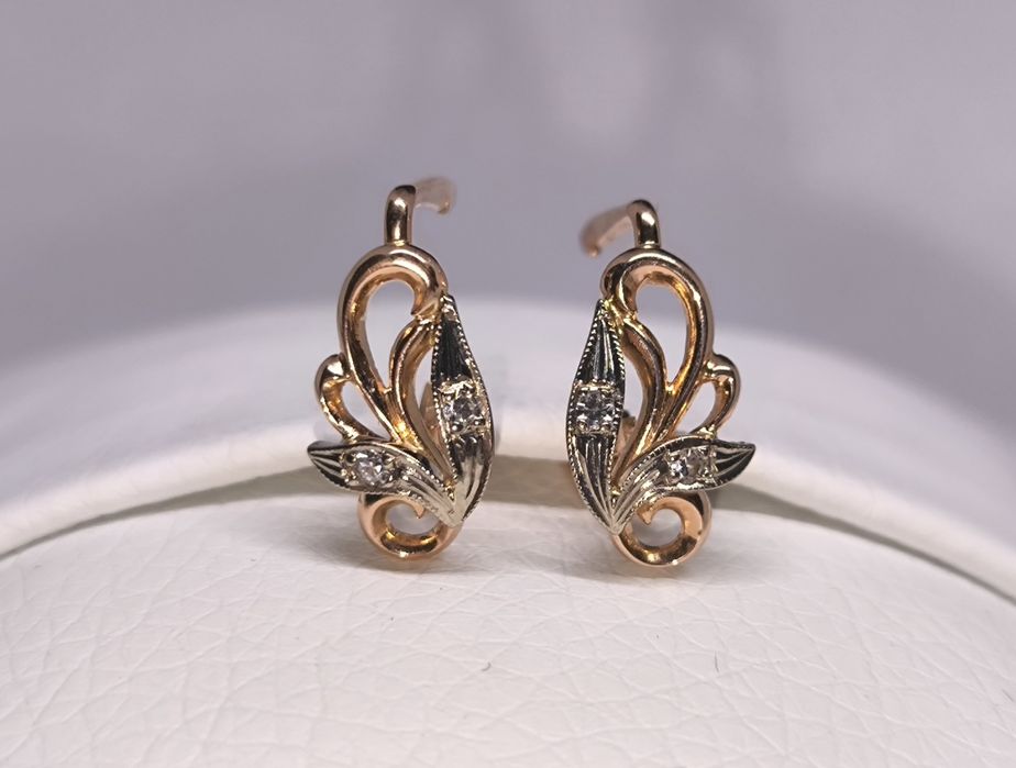 Серьги золотые с бриллиантами (3.22гр)