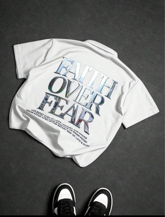 Streetrush estampada nas costa com feixo na frente