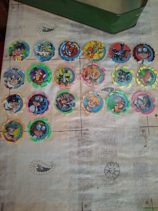 Tazos varios vendo tudo conforme foto.