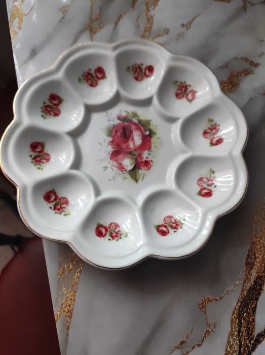 Продам тарілку для яєць