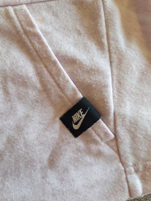 Conjunto Calções e top NIKE para menina