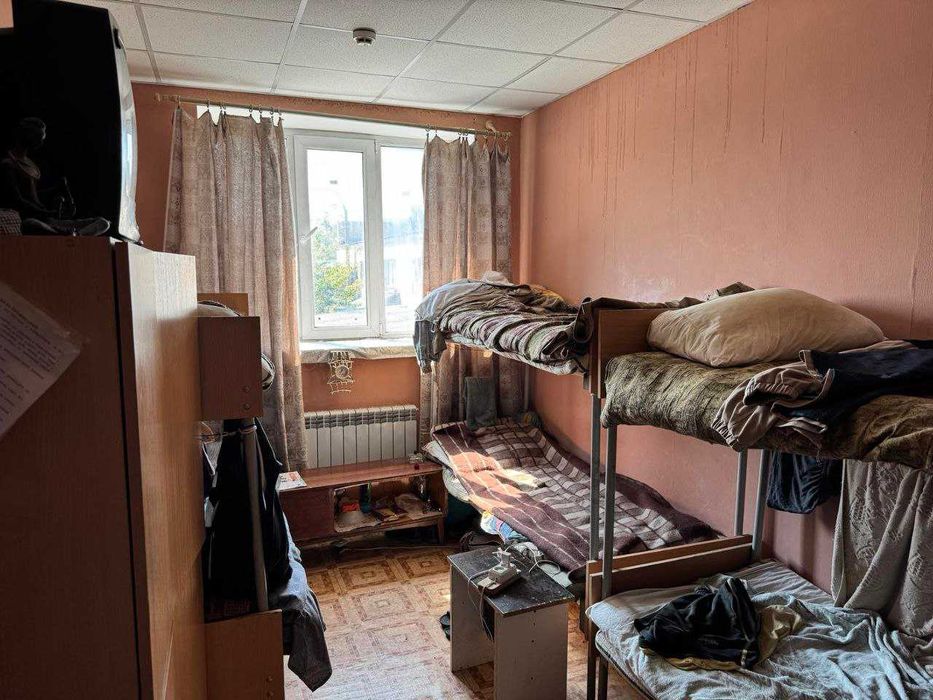 Нежитлова будівля 1100м2 метро хостел офіс магазин склад бомбосховище