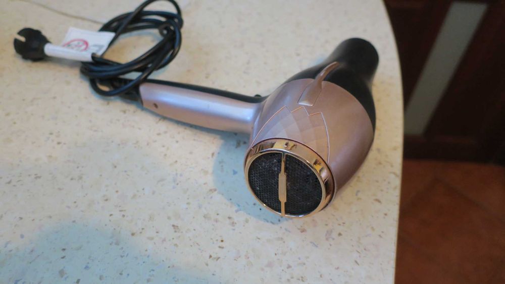 Suszarka do włosów Quigg