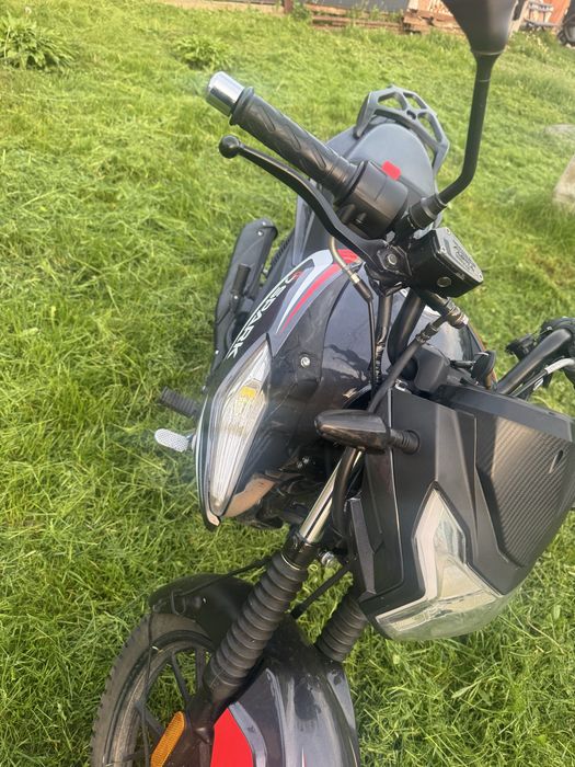 Продам мотоцикл Spark 200 r17