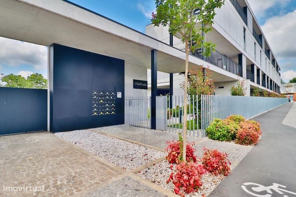 Vende-se T3 Duplex - Condominio Fechado - Como Novo - Empreendimento V
