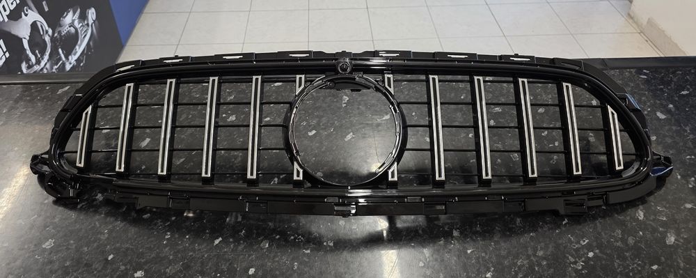 Grelha Frontal Mercedes