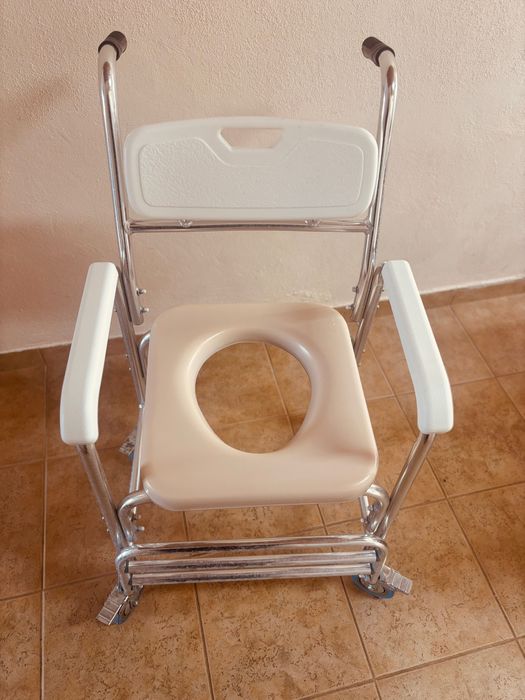 Cadeira de banho com rodas