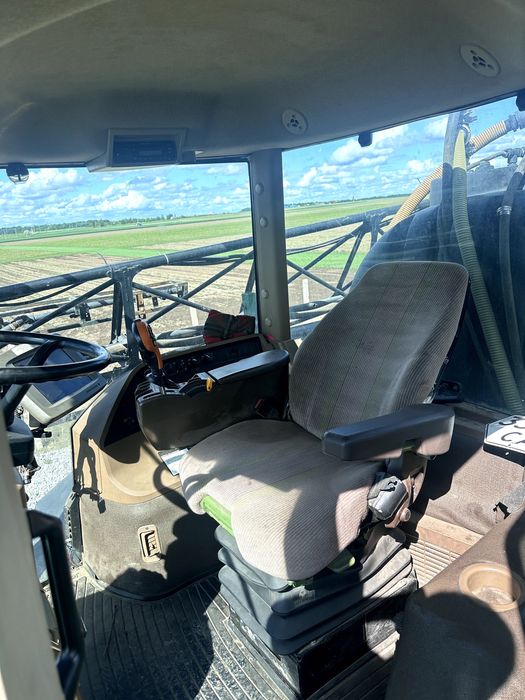 Самохідний оприскувач John Deere 4730