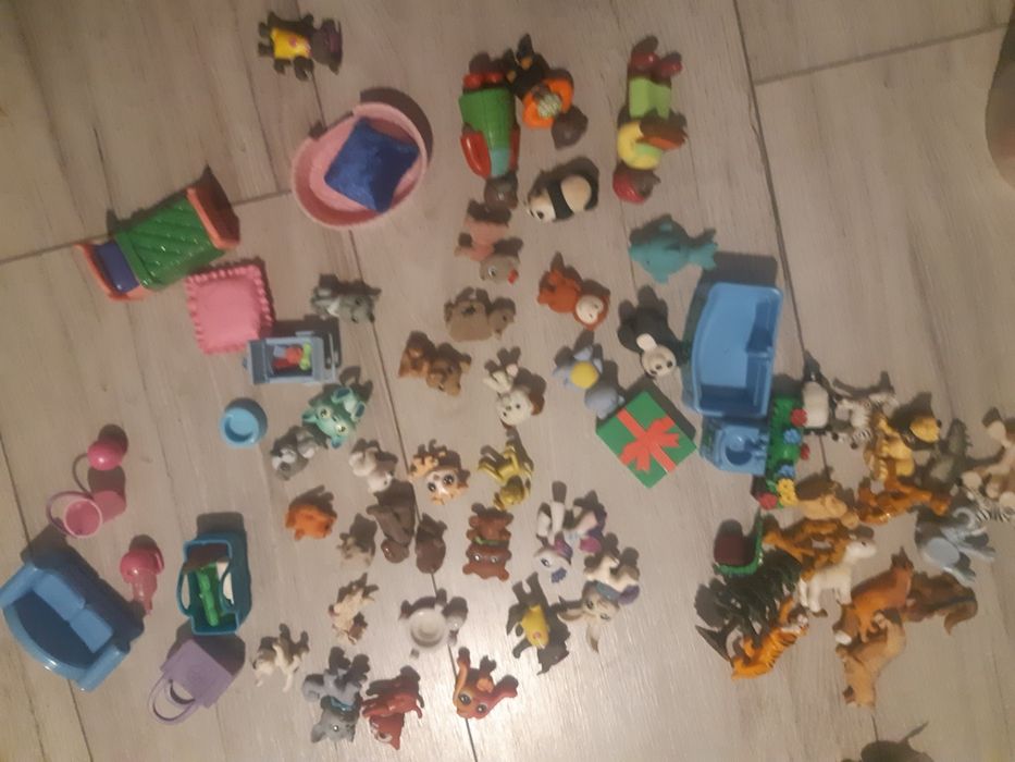 Różne zabawki dla dziewczynki