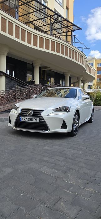 Lexus is300 2.0 2017 ідеал