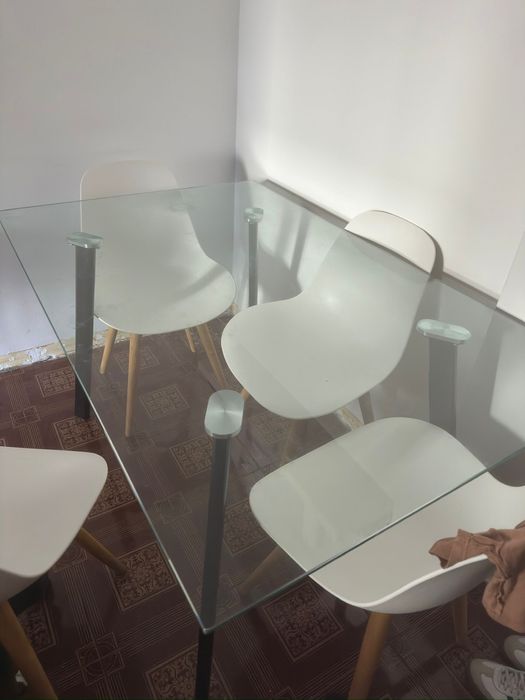 Mesa de jantar de vidro