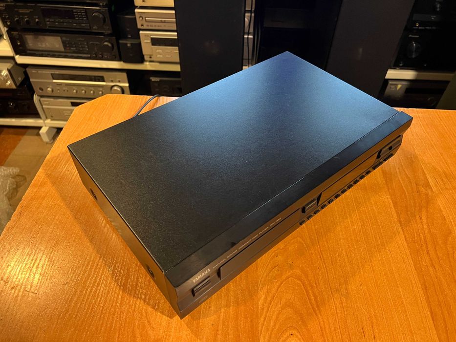 Odtwarzacz płyt CD Yamaha CDX-393 Audio Room