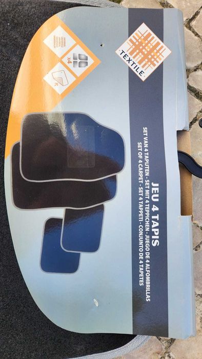 4 Universal Black Carpet Floor Mats431978997173473281
