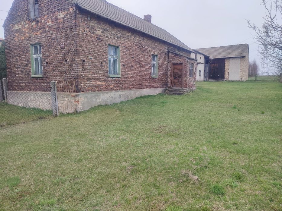 Sprzedam dom z zabudowaniami