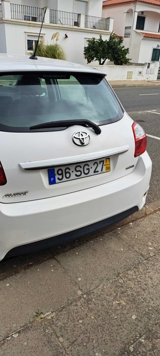 Toyota Auris 2011 1.4D — photo 2