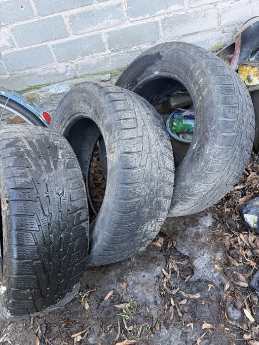 Nokian hakapelita 235/60/17