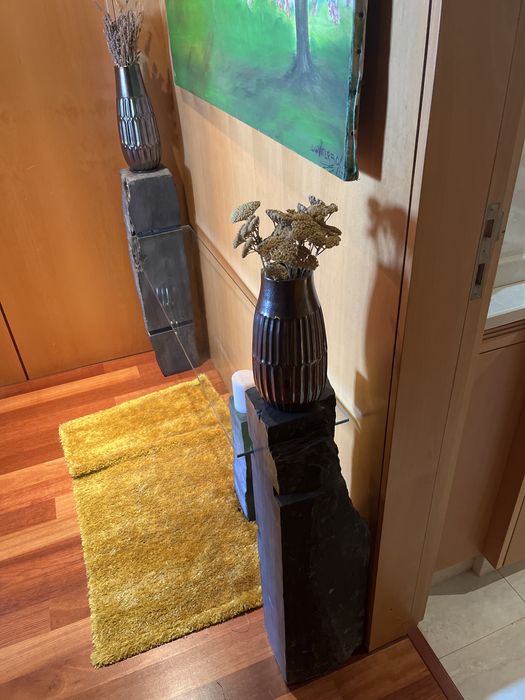 Mesa com  2 pedras em ardosia  e viddro