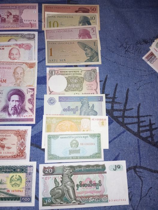 Lote notas países ocidental