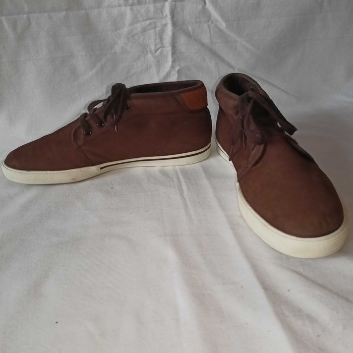 Lacoste roz. 40,5 / UK 7 / - dł. wkł. 26 cm - skóra- stan bdb