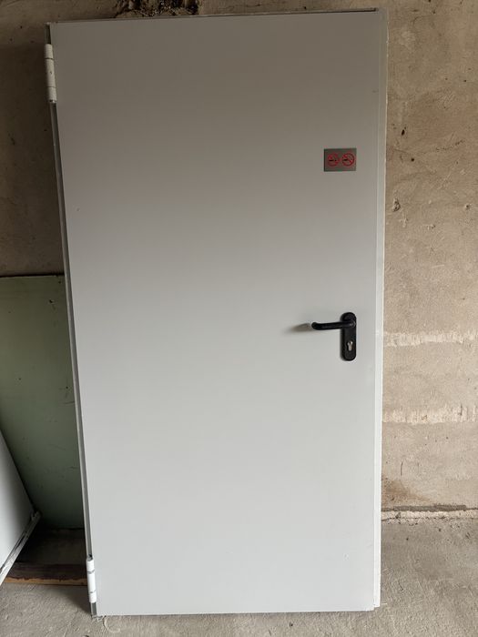 Drzwi stalowe metalowe techniczne przeciwpożarowe  El30 El60