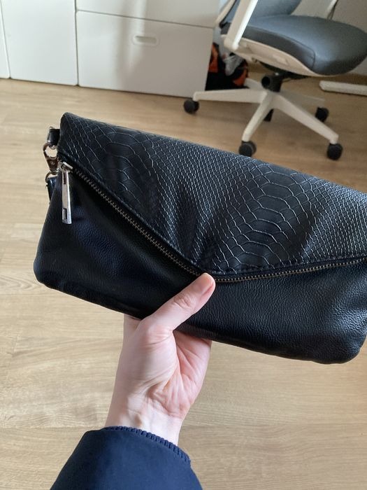 Torebka kopertówka czarna Peacocks