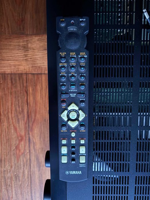Amplificador Yamaha DSP-A5 AV Amplifier