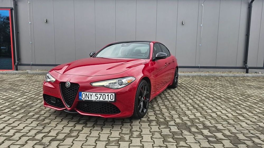 Alfa Romeo Giulia Rosso Corsa F1 Veloce Ti 4x4 LPG Panorama Kredyt/Leasing