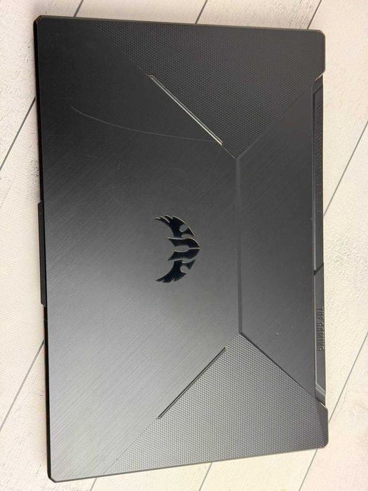ASUS TUF A17 FX70 Ryzen 7 4800H GTX 1660Ti 16ram ssd 512 120hz