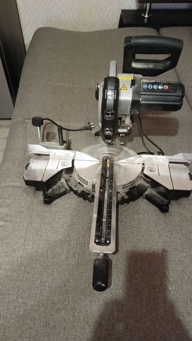 Продам пилу торцювальну фірми Шеппар привезена З Голландії