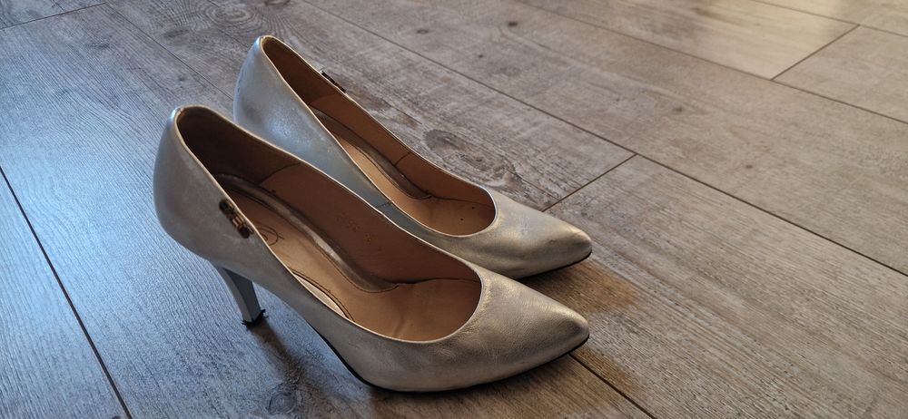 Embis Buty na obcasie 35