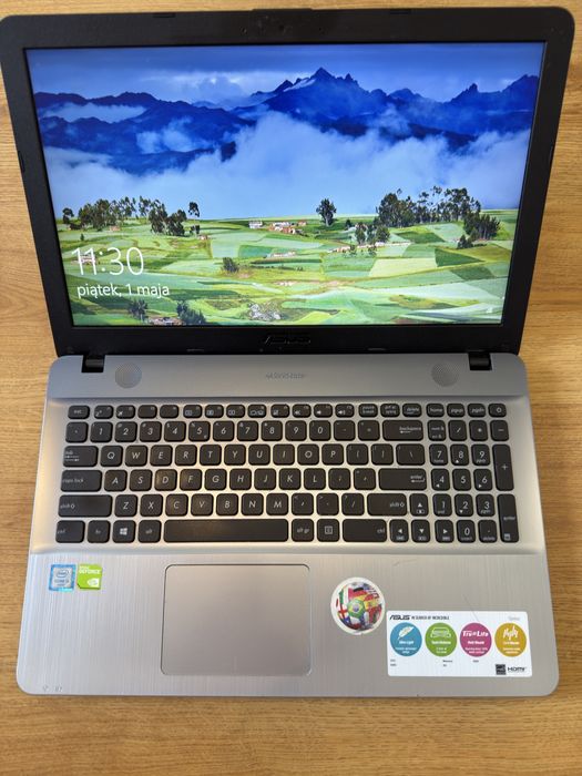 Laptop ASUS R541U