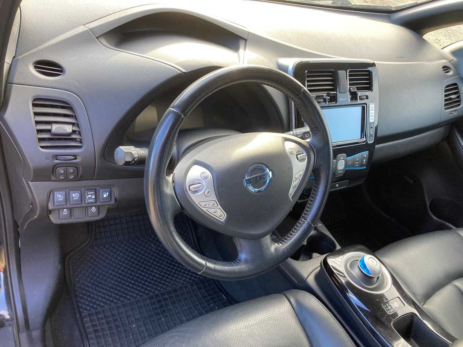 Nissan Leaf 24 KWt, рідний пробіг, 12 палок, тепловий насос, без ДТП