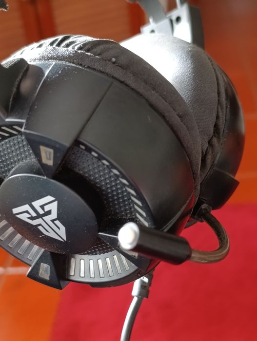 Fone de ouvido gamer