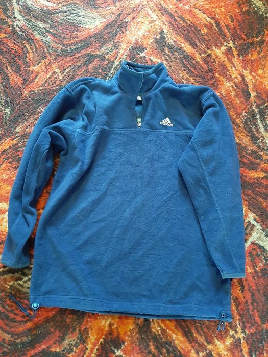 niebieska bluza polar