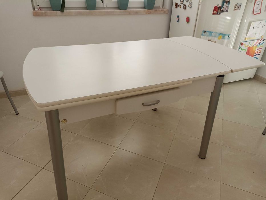Mesa de cozinha extensível