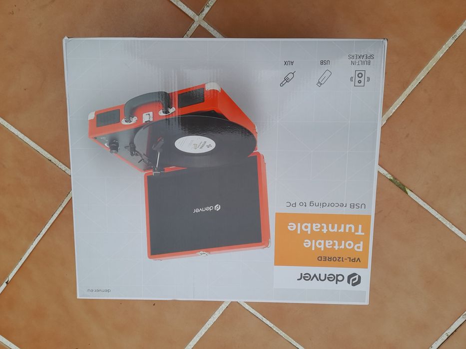 Gira discos Denver portátil para singles e LP com USB - RCA Novo